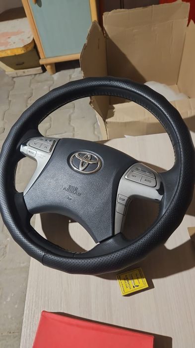Продам руль камри 40