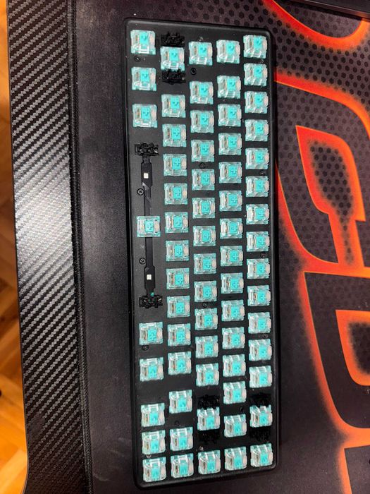 Геймърска клавиатура - HyperX alloy origins 65