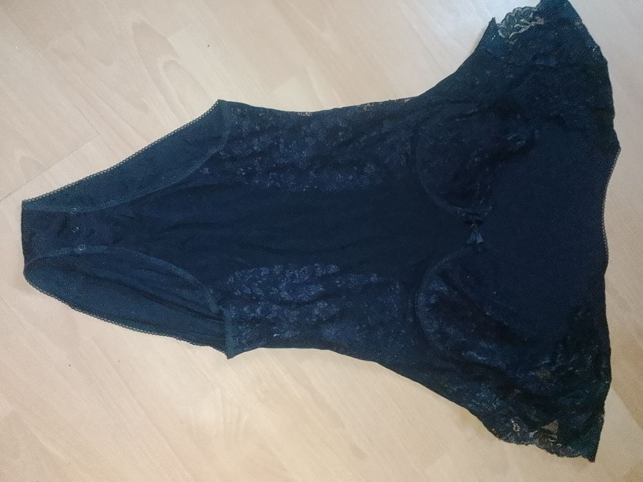 Body  negru dantelat