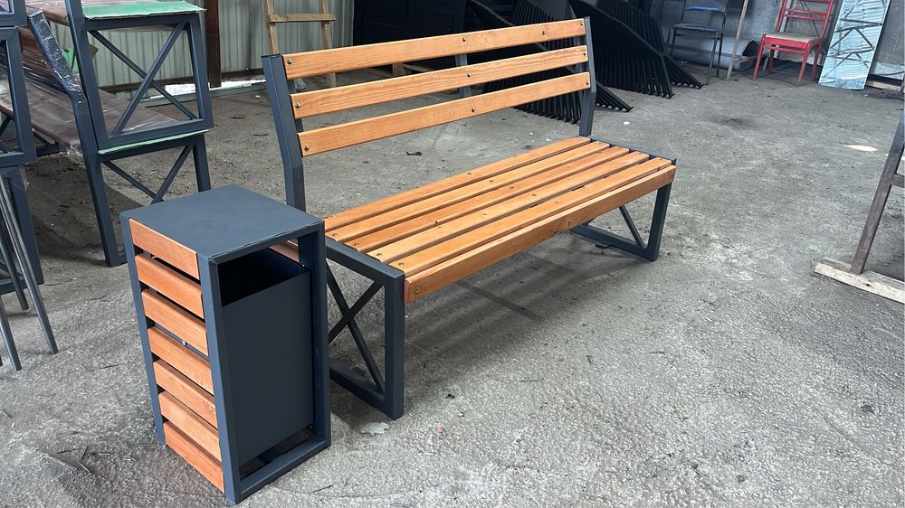 Скамейки и урны уличные