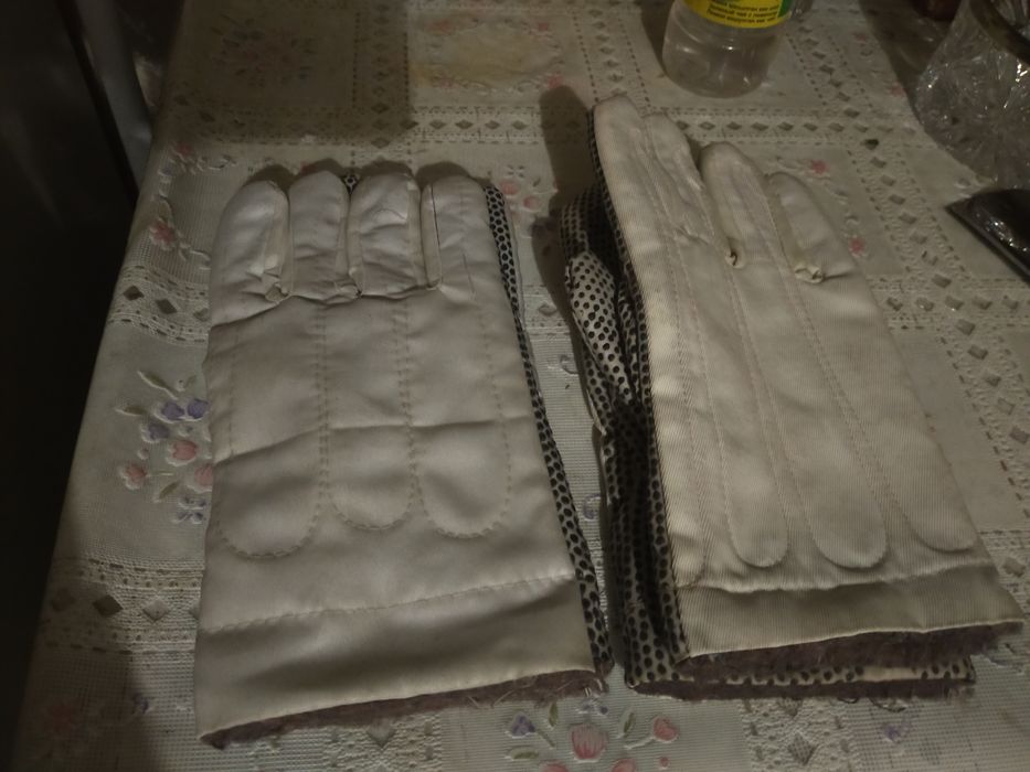 Перчатки рабочие, для сварки.