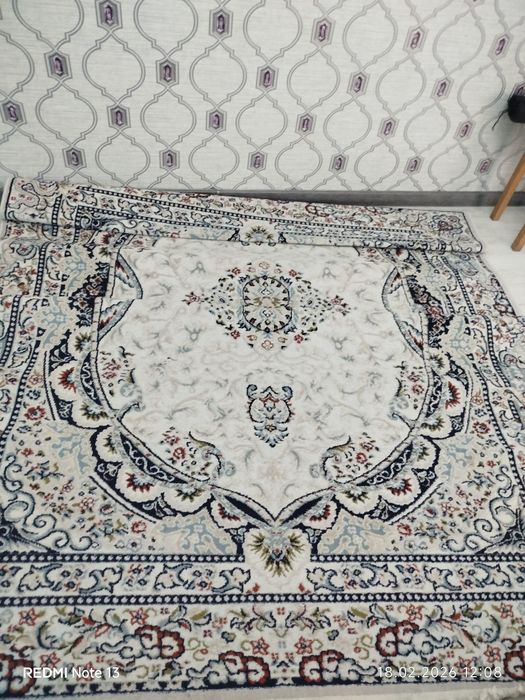 Палас в отличном состоянии