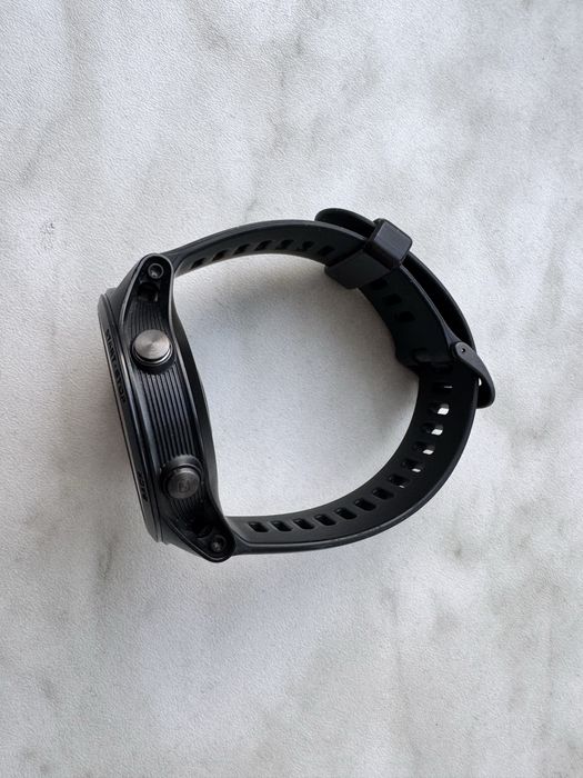 Продаю Garmin Foreruner 945