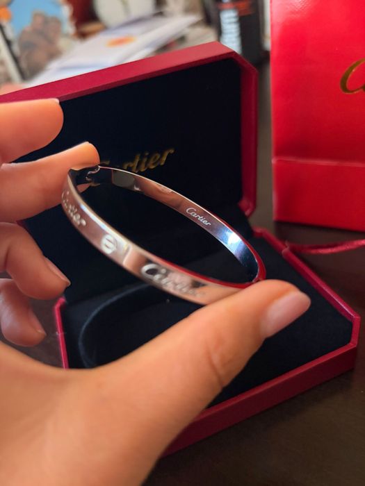 Bratara Cartier Love cu motiv de suruburi