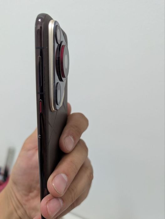 Huawei Pura 70 Ultra global versiya 2 la imei utgan