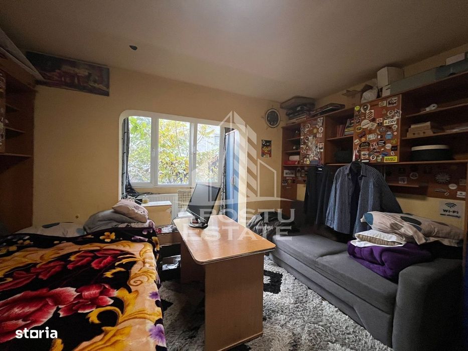 Apartament cu 3 camere, 2 bai, 2 balcoane, zona Vladeasa