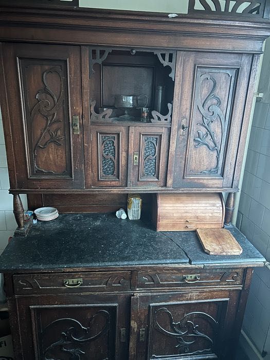 Vand mobilă veche vintage