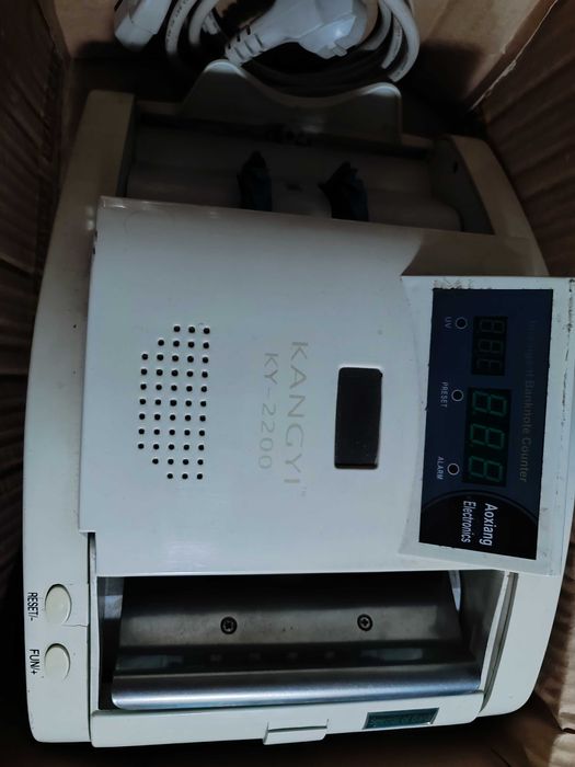 Продаётся купюрасчётная машинка с рем. комплектом.