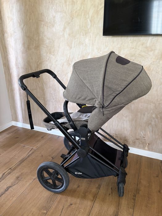 Бебешка количка Cybex priam +кош за новородено с база