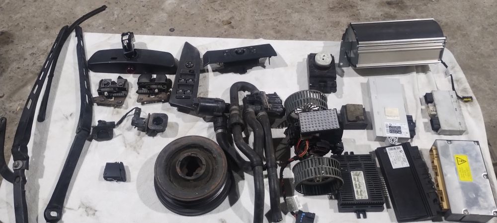 Bmw e60 налични части от снимката