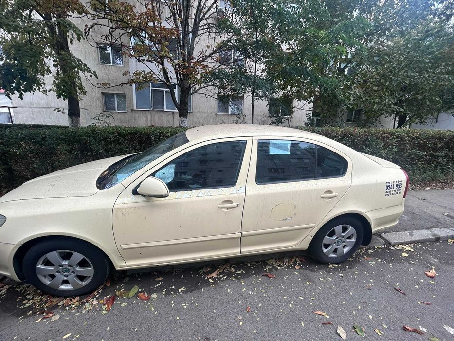 SKODA Octavia 2012 — imagine 3