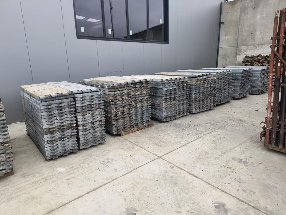 Inchiriem schela metalica și popi metalici