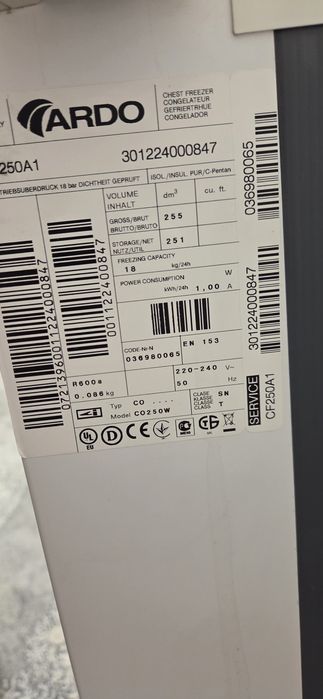 Холодильник-ларь  АРДО в отличном состоянии