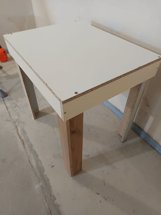 продам стол хороший