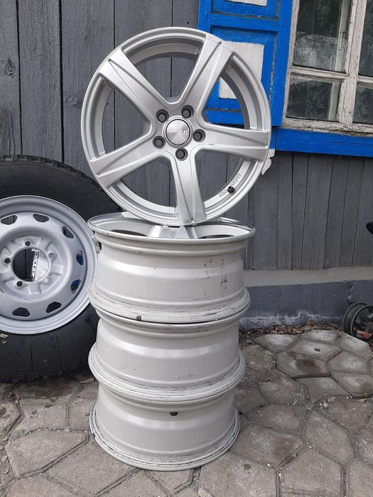 Продам литые диски на 16