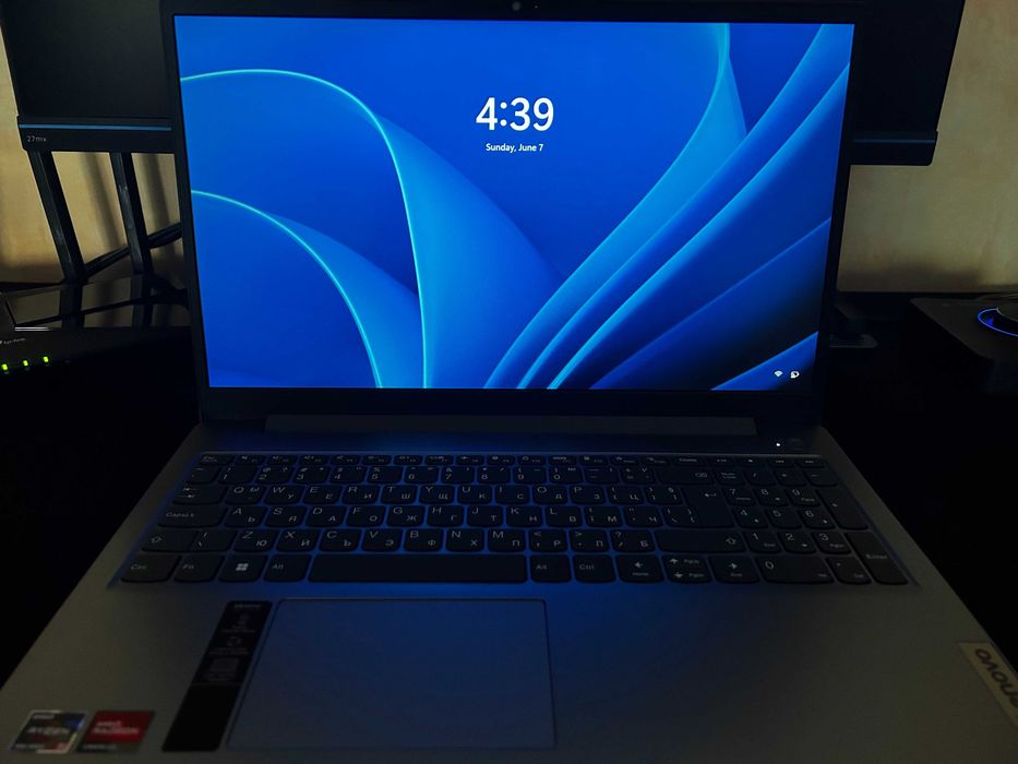 Лаптоп LENOVO IdeaPad Slim 3 15AMN8 82XQ00TNBM 15.6 "