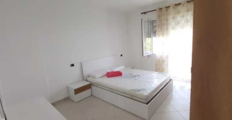 Дава се под наем Тристаен апартамент в Пловдив, Каменица 1 - 83 кв.м за 351.9 € - Снимка #2