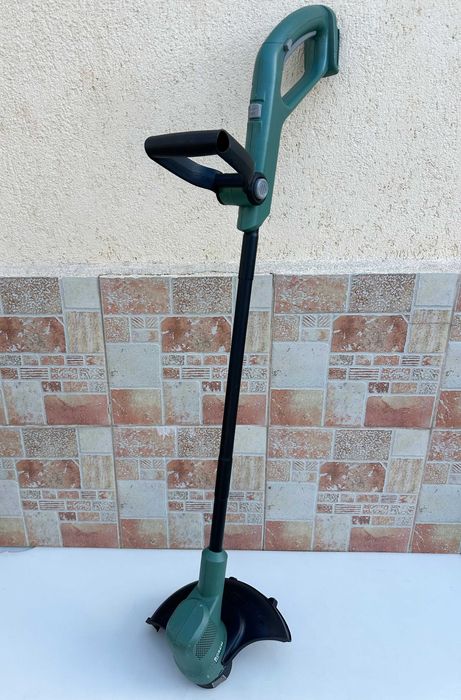 Bosch Easy GrassCut 18-26 - Акумулаторен тример с корда 18V
