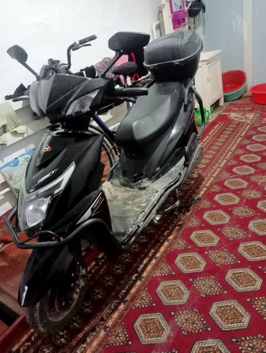 Moped Skuter satiladi