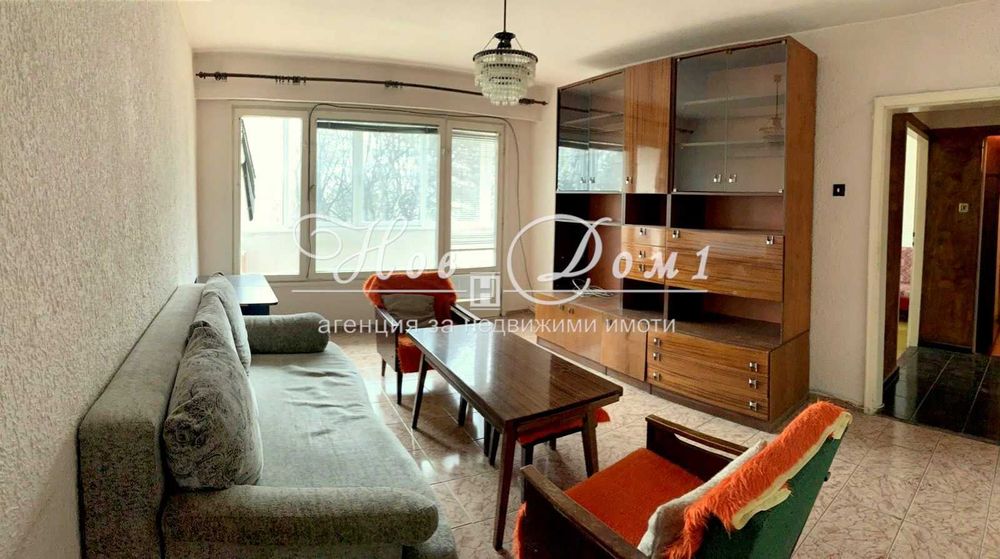 - среден апартамент - среден етаж - реална квадратура - юг - простор -