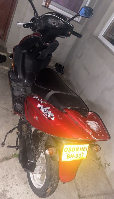 Scuter in 4t , motor 80 cc ,