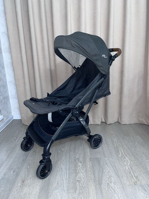 Коляска Joie Tourist