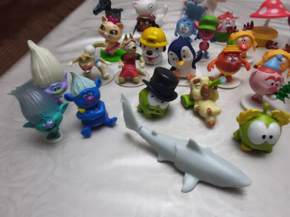 Игрушки из киндеров