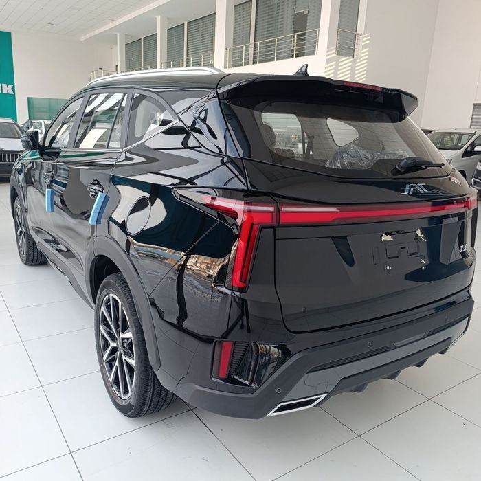 JAC. JS8
ТЕХНИК  ХУСУСИЯТЛАРИ

Ўриндиклар сони.         6
Умумий ўлчам