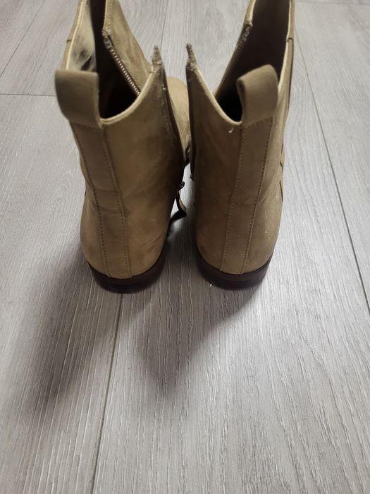 Ghete  H&M ,piele artificiala