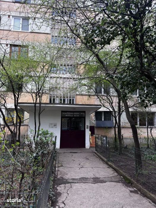 Apartament 2 camere/ zona Crangasi/ Metrou/ Parcare