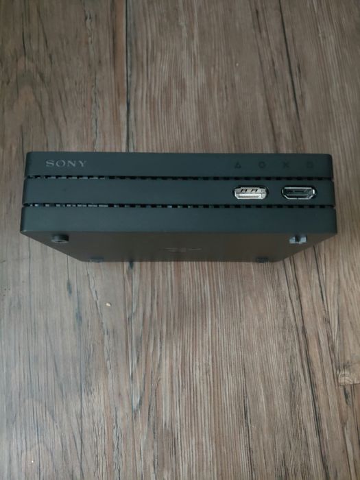 Vând vr ps4 prima versiune