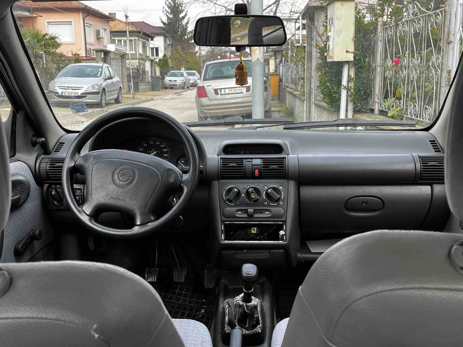 Продавам опел корса Б 1.4 бензин