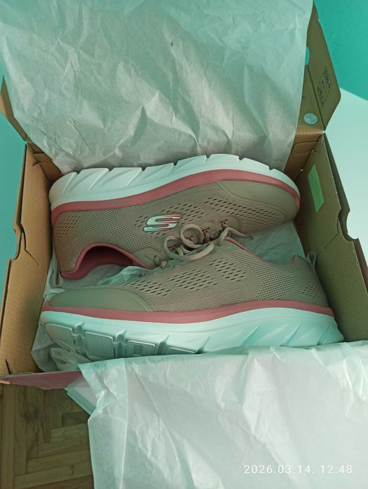 Pantofi Skechers 42. Femei