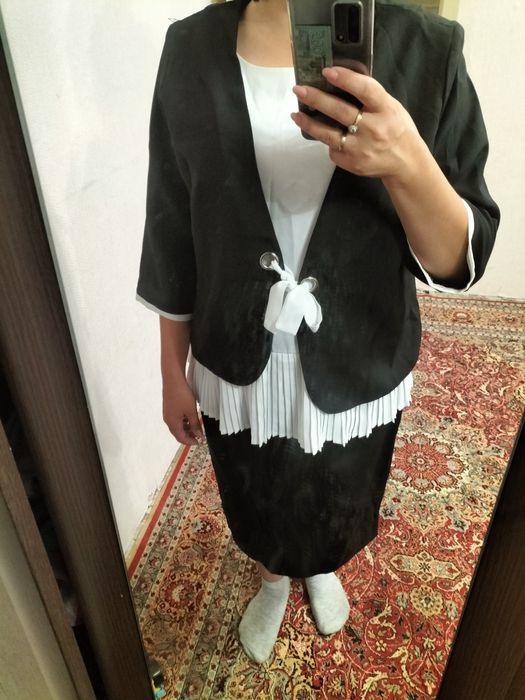 Продам костюмы 52-54размер