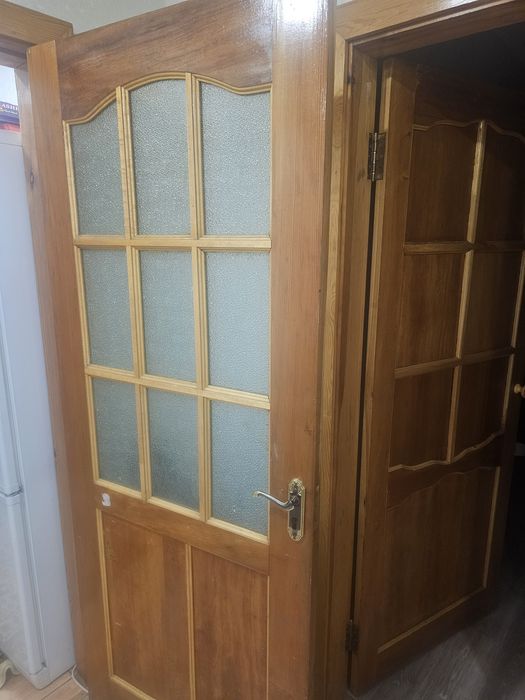 Продам двери деревяные