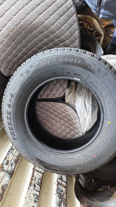 Продам зиных шины новая