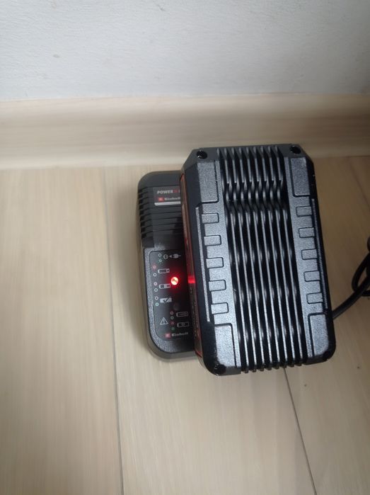 Încărcător Einhell