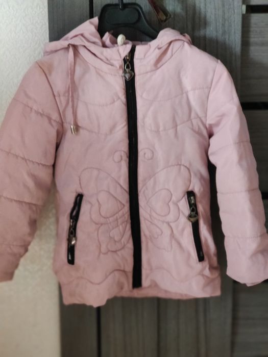 Продам детские куртки