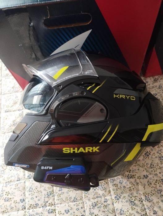 Продавам  каска,, Shark Evo Es Kryd ,,-Discovery.Каската е модуларна..Размер S