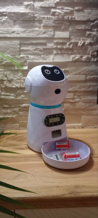 Автоматична хранилка за животни