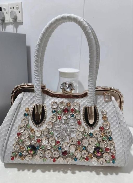 Женская белая сумка