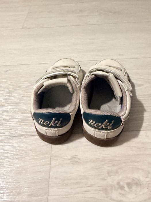 Детские кроссовки