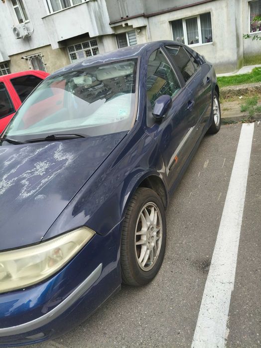 Vând mașină pentru dezmembrat sau pentru rabla .