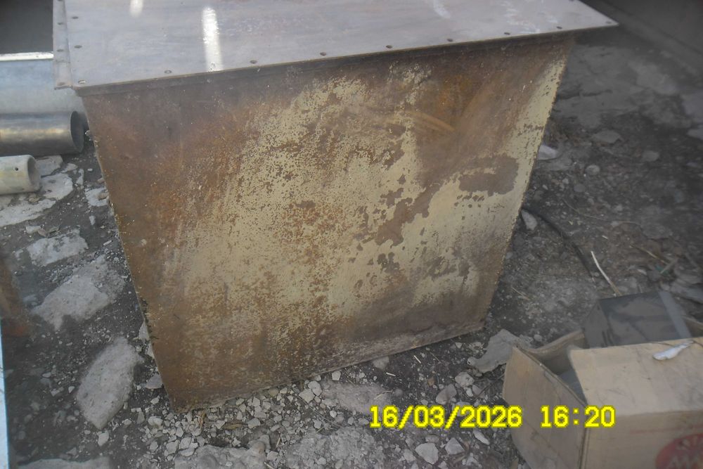 Продам метал.емкость с крышкой б/у