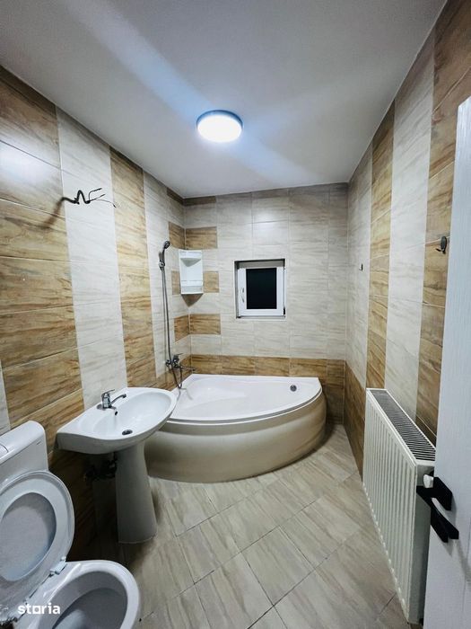 Apartament 3 camere, parter, balcon, lift