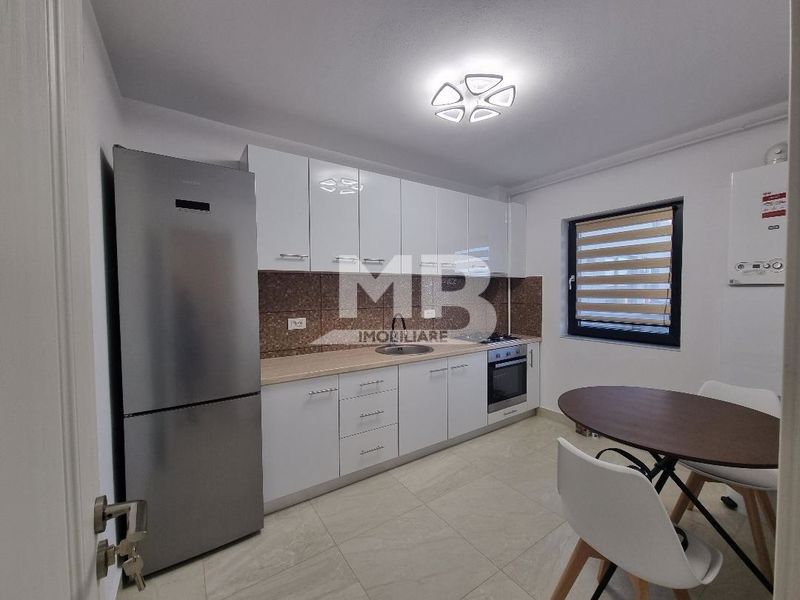 Închiriez apartament de lux