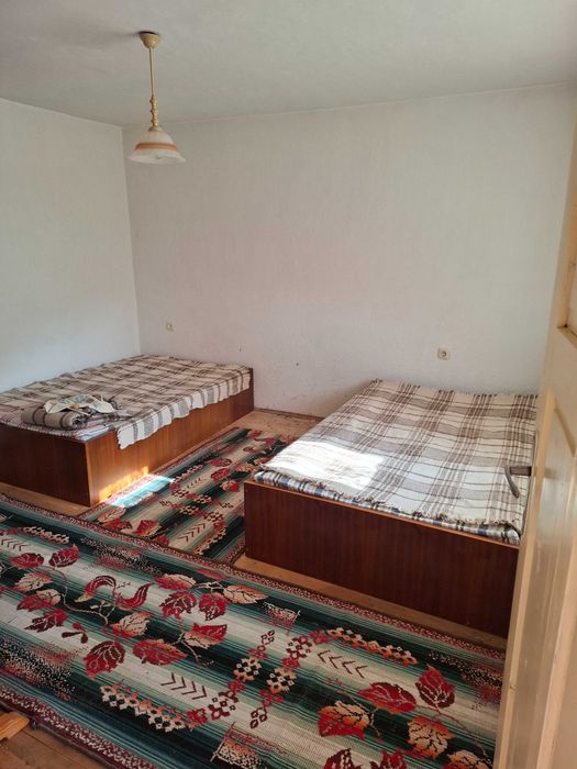 Къща с двор за продажба в с. Светля, Община Ковачевци.