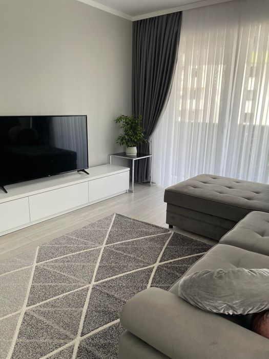 3 camere Prima Oneștilor   Etaj 2  Bucătărie separată 2 băi Parcare subterană inclusă în preț
