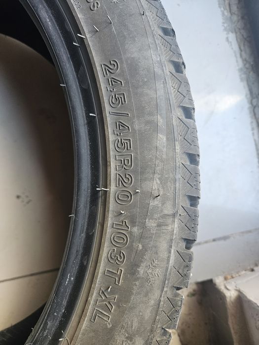 Продам 4 балона зимней резины