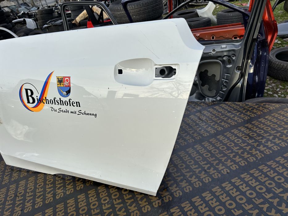 Врата БМВ И3/BMW I3